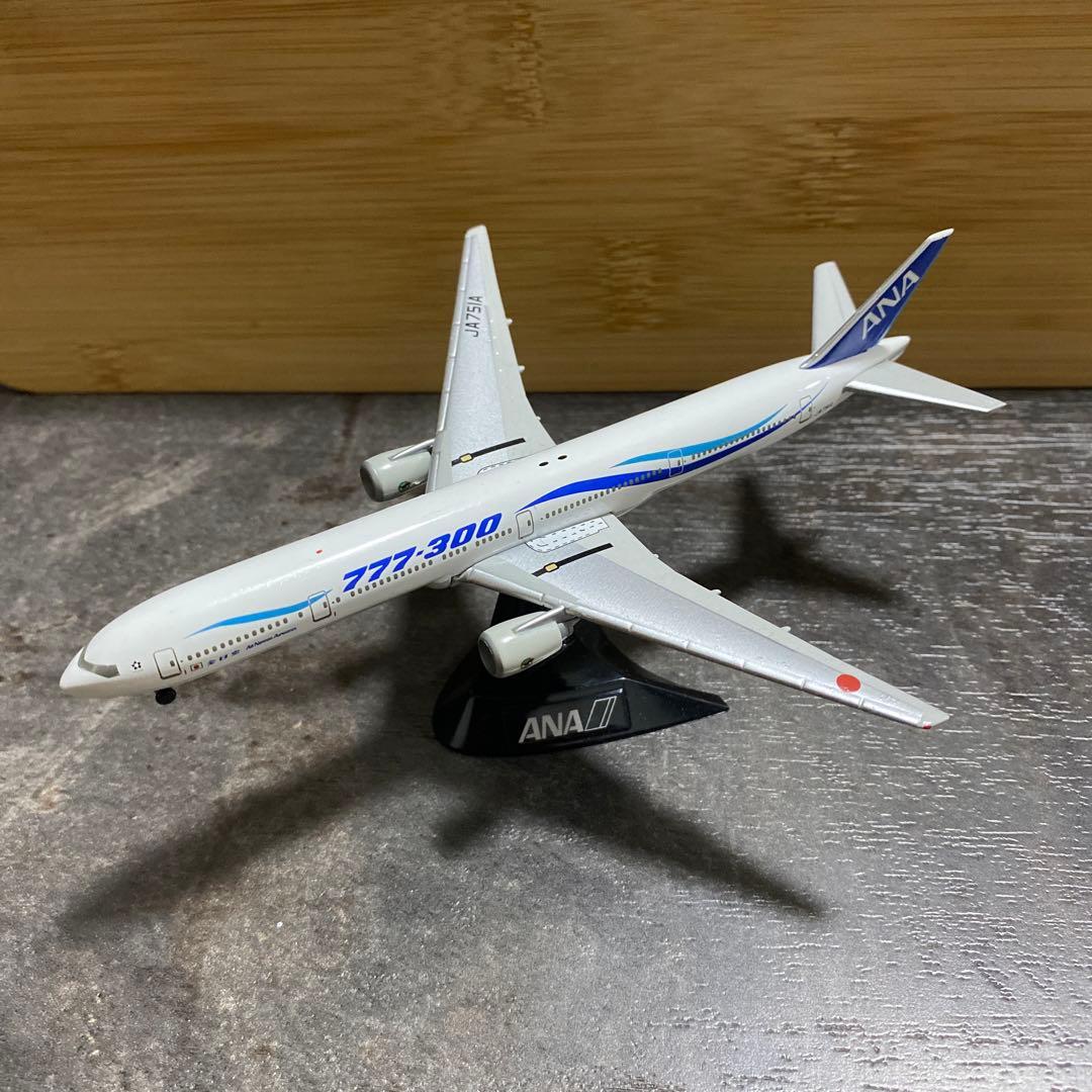 ANA B777-300 特別塗装機 1:500 模型 m11 - メルカリ