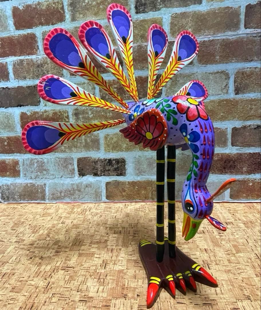 メキシコ　木工芸品　アレブリヘス クジャク