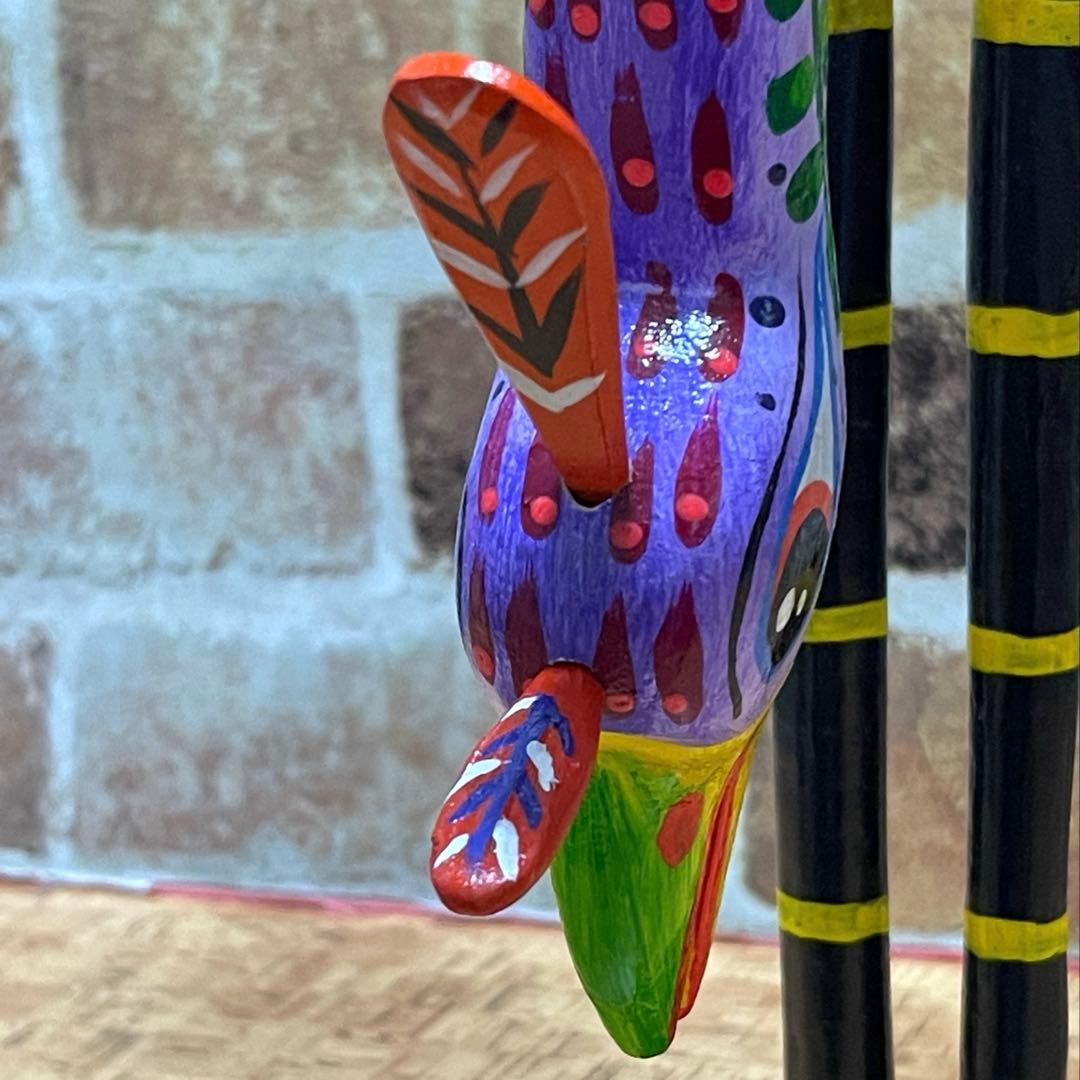 メキシコ　木工芸品　アレブリヘス クジャク