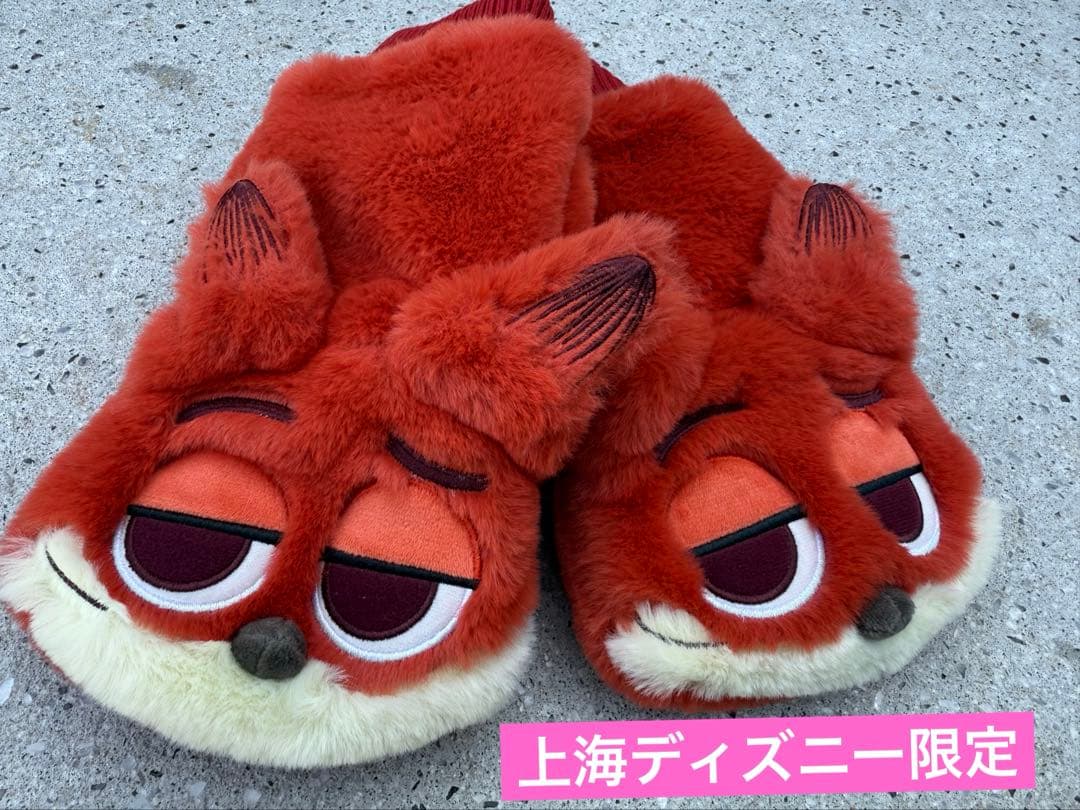 上海ディズニー ズートピア ニック手袋 - メルカリ