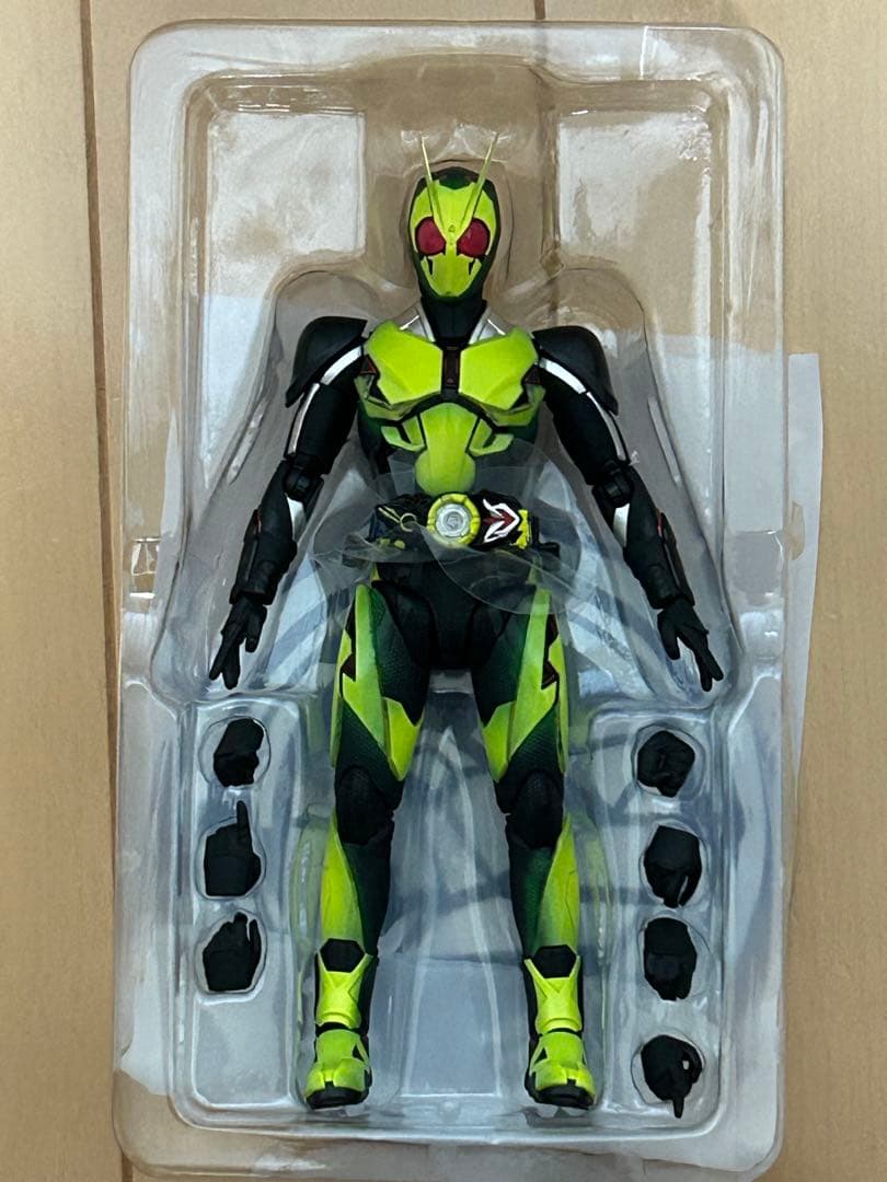 S.H.Figuarts リアライジングホッパー　シャイニングアサルトホッパー