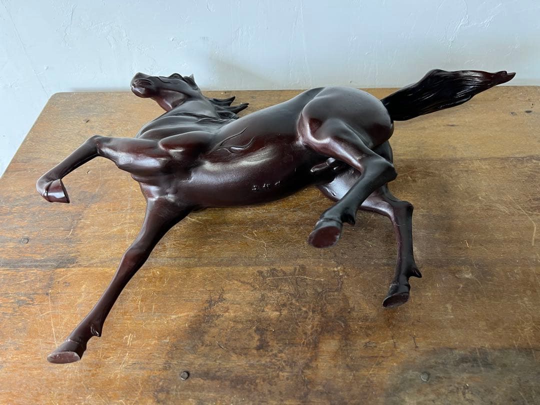 2026年 干支・午年】躍動感ある馬オブジェ / ダークブラウン - メルカリ