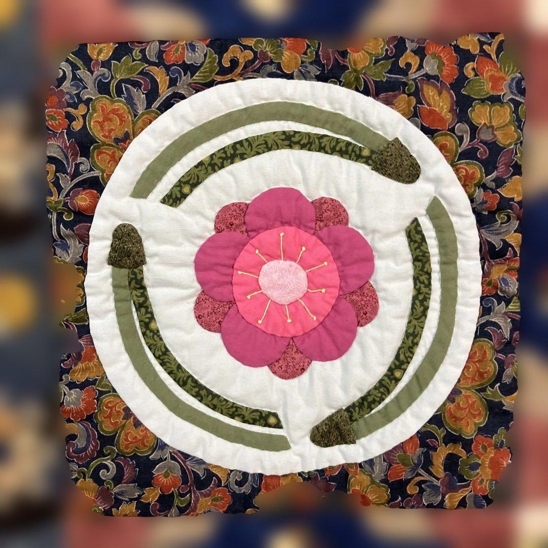 m*u様 新品　家紋のモチーフ パッチワークキルト　タペストリー他　127cmx