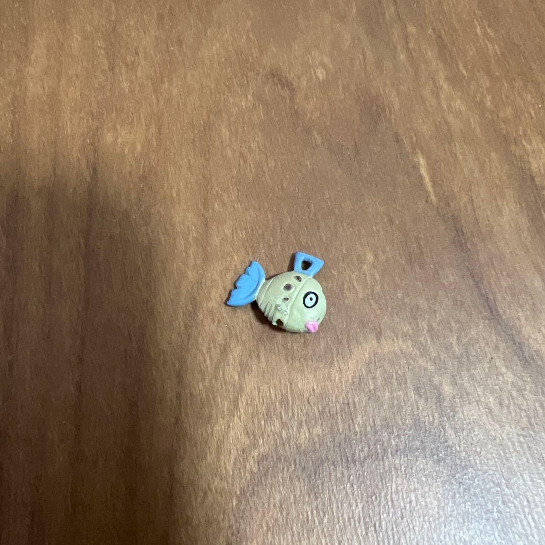 立体ポケモン図鑑 ヒンバス ミロカロス 遊泳ポーズ 破損箇所あり 台座