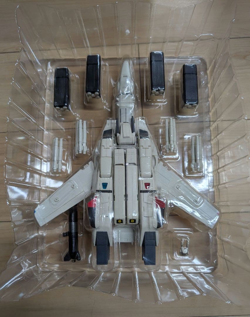 やまと　1/48 VF 1S 一条輝　未使用　完全変形 マクロス　箱傷み
