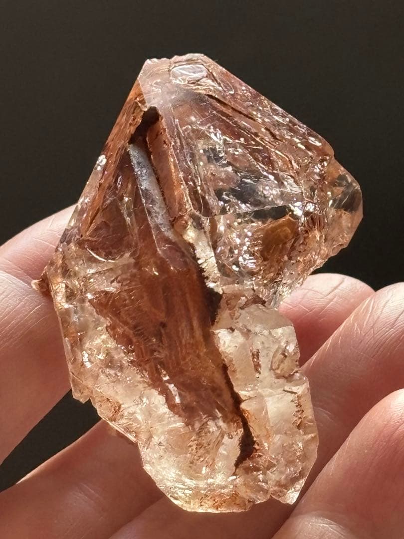 マダガスカル産　レッドクレイエレスチャル　68g ウィンドウクォーツ　高透明度