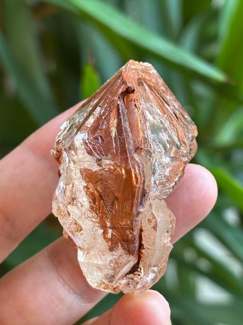 マダガスカル産　レッドクレイエレスチャル　68g ウィンドウクォーツ　高透明度