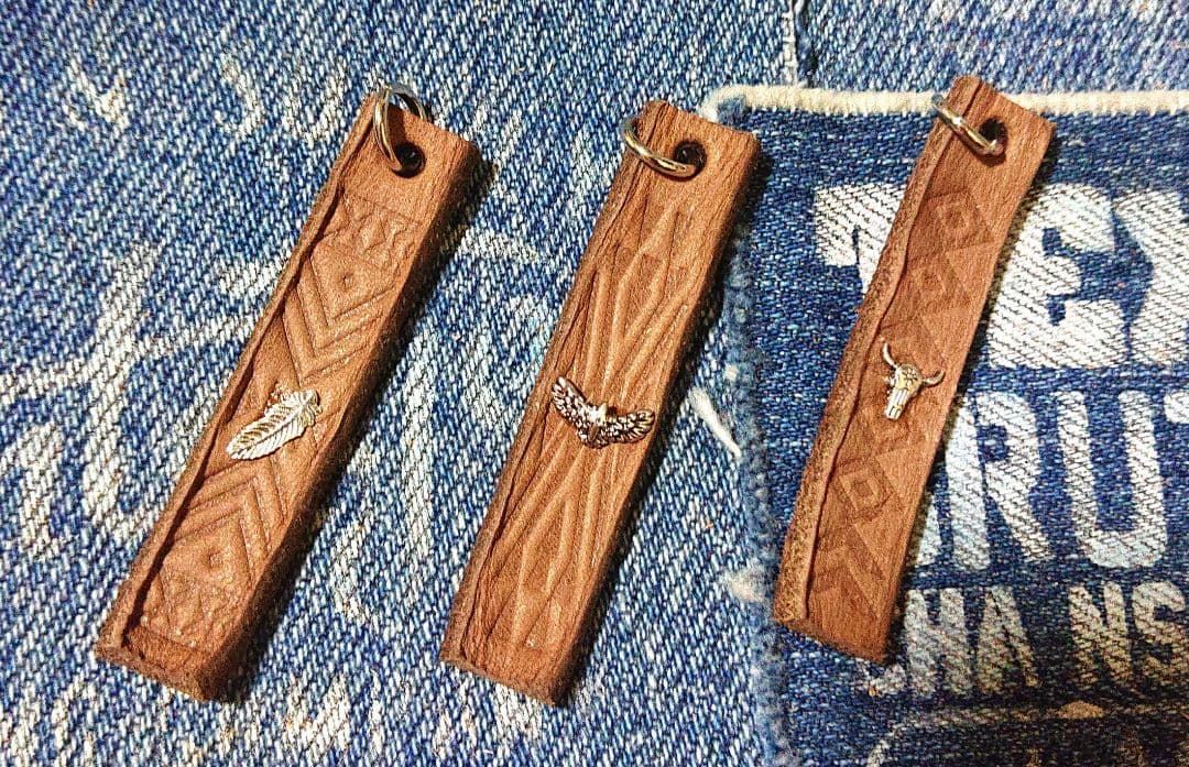 woodタグとタッセルのチャーム☆オルテガ•①☆2個セット オルテガ刻印