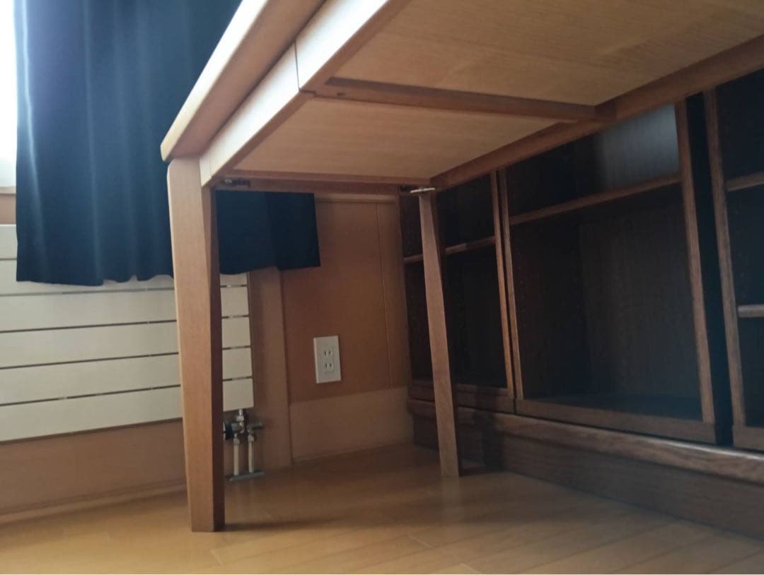 【旭川家具】 木製デスク 引き出し3つ付き 頑丈で精巧！！【美品】【値下げ中】