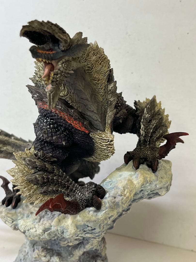 ニ*生様 K687 モンスターハンター 獄狼竜 ジンオウガ 亜種 カプコンフィギ