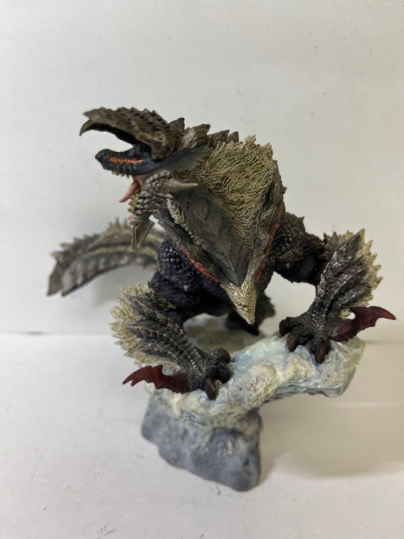 ニ*生様 K687 モンスターハンター 獄狼竜 ジンオウガ 亜種 カプコンフィギ