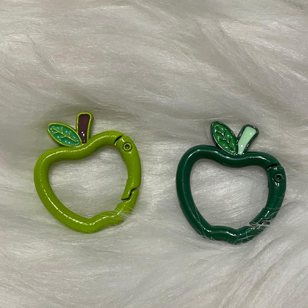 Mrs. GREEN APPLE 青りんご カラビナ 2個セット ミセス - メルカリ
