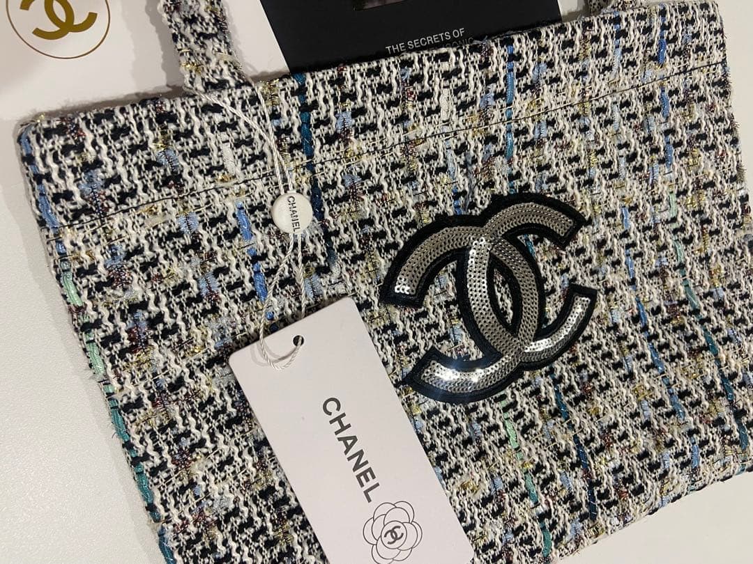 CHANEL シャネルノベルティ　トートバッグ　ハンドバッグ　ブルーラメニット