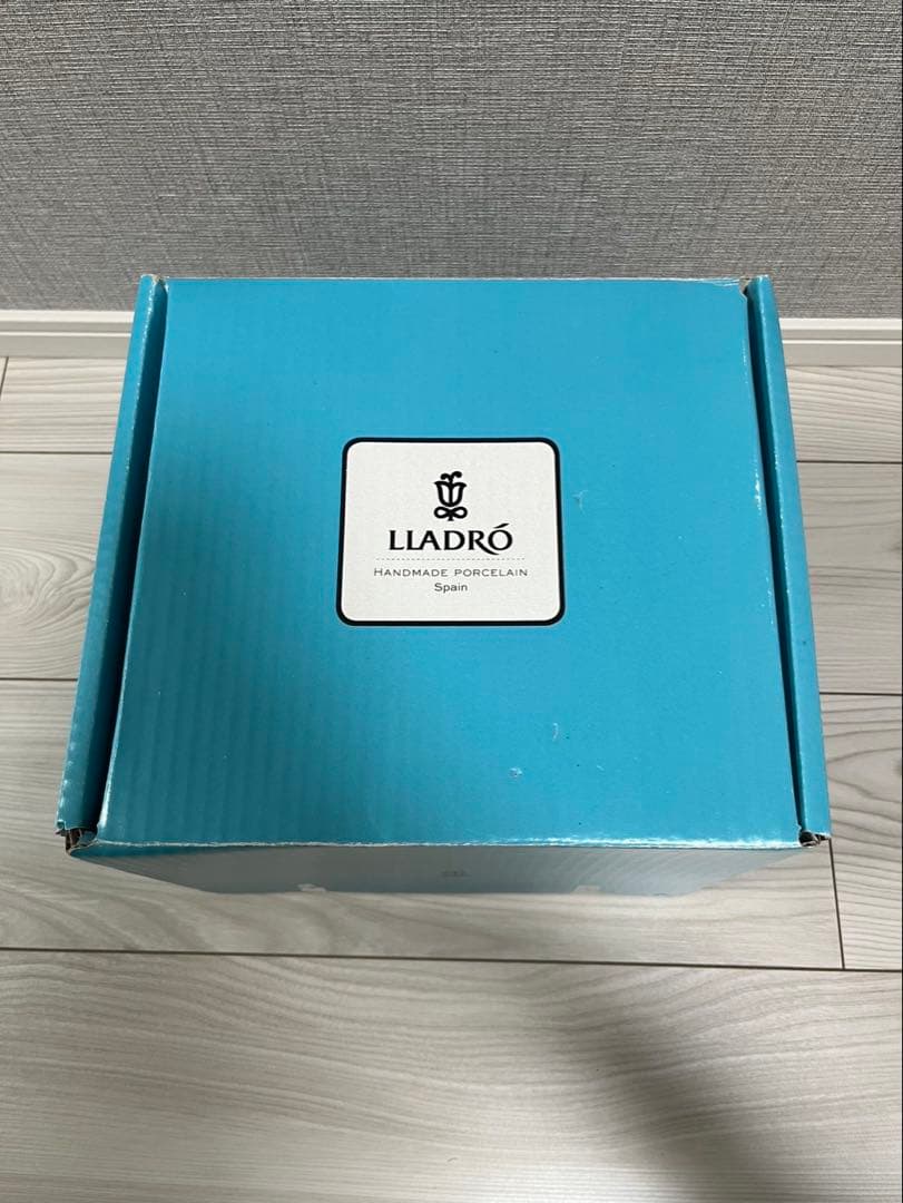 リヤドロ LLADRO 人形 花の香りにつつまれて