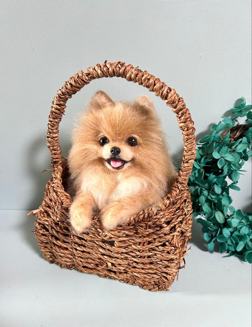 羊毛フェルト　にこにこポメラニアンのバスケット