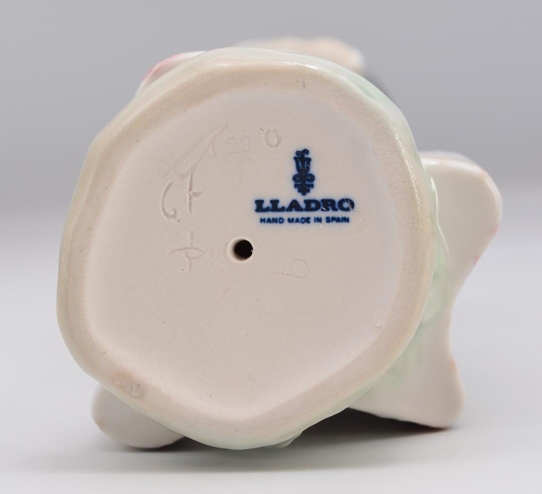 バレンシアの少女　＃4841　★リヤドロ　スペイン　光沢仕上げ　ヴィンテージ