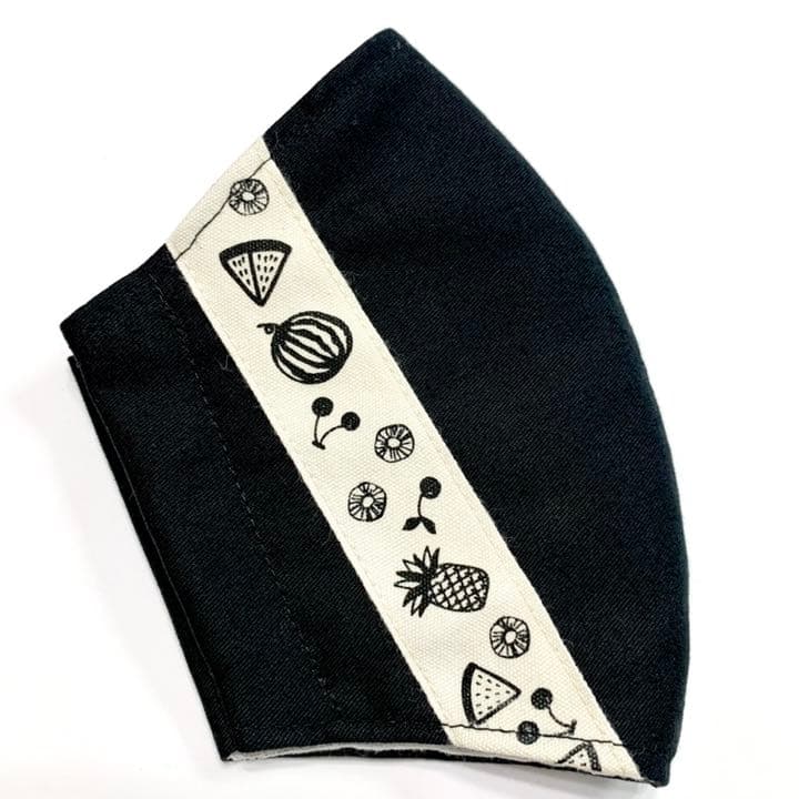 No.227 オーダーマスク　フルーツ　黒　ピンク　紫　水色　マスクの色選べます