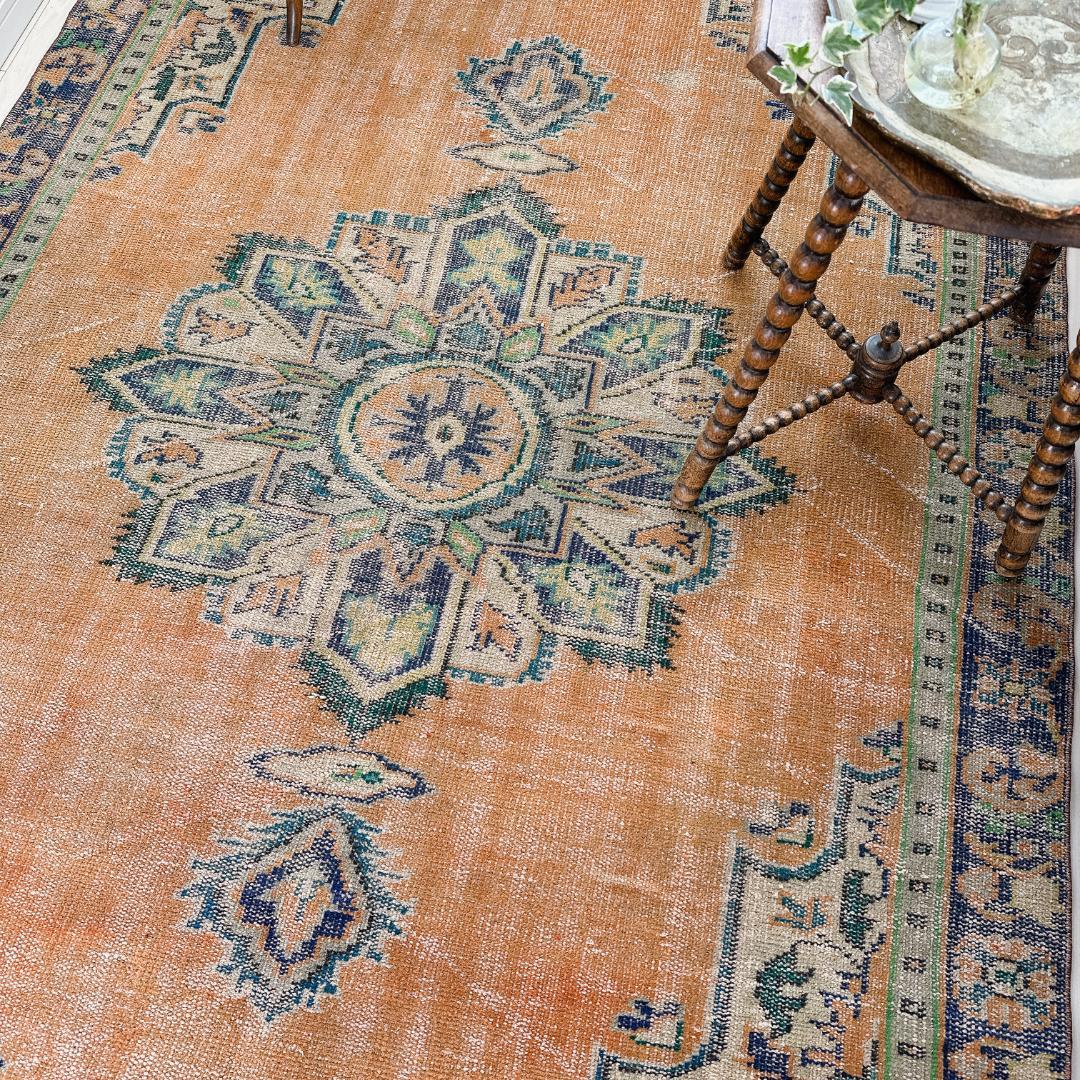 トルコ ヴィンテージラグ A135 超大判 オレンジ ネイビー ターコイズ