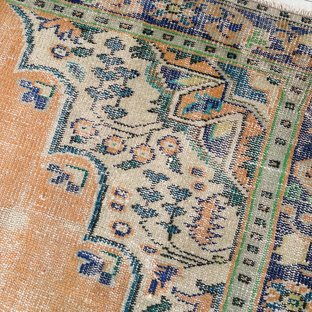 トルコ ヴィンテージラグ A135 超大判 オレンジ ネイビー ターコイズ