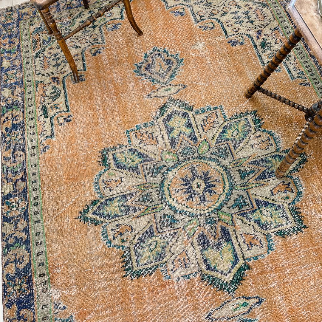 トルコ ヴィンテージラグ A135 超大判 オレンジ ネイビー ターコイズ