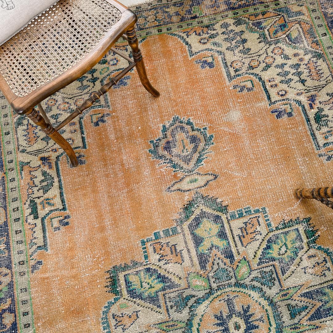 トルコ ヴィンテージラグ A135 超大判 オレンジ ネイビー ターコイズ