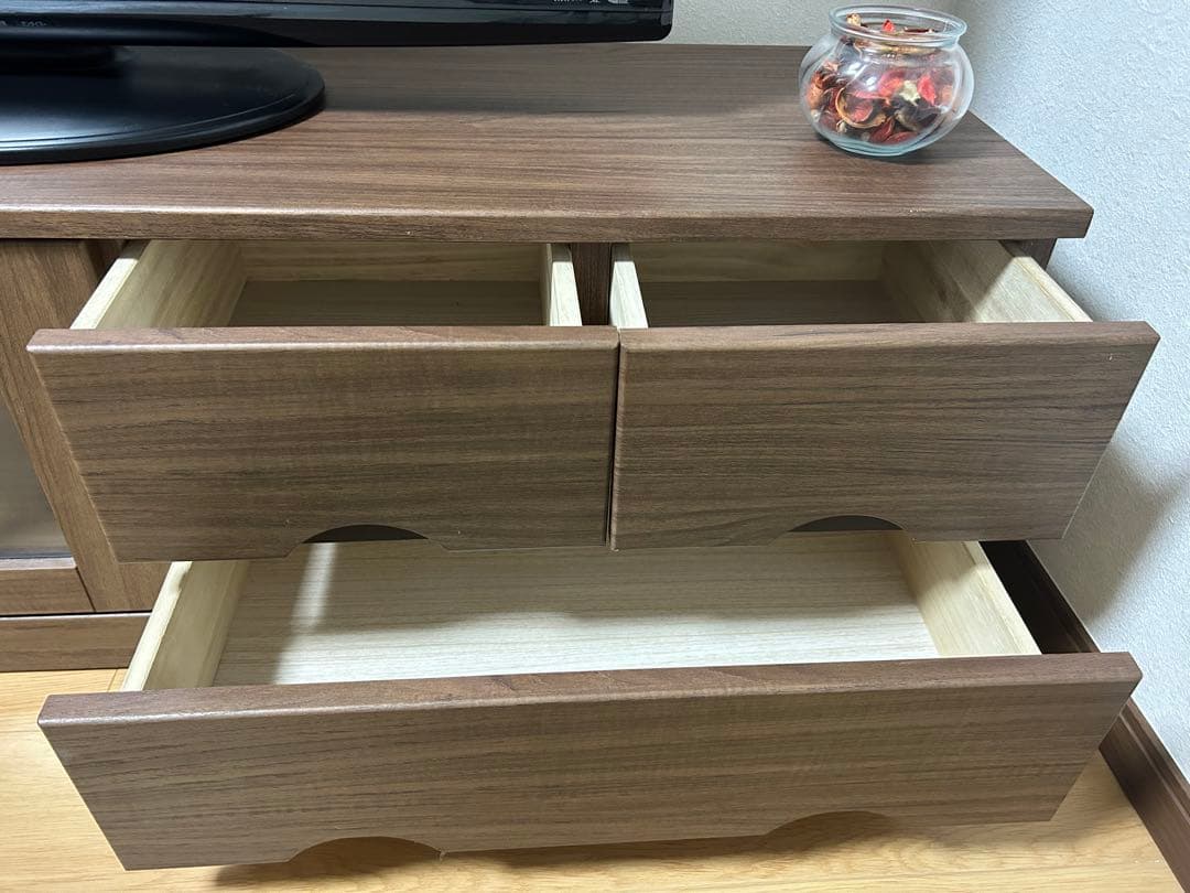 引越し、異動の時期に【NITORIニトリ】ブラウン木製テレビ台 ガラス扉収納付き