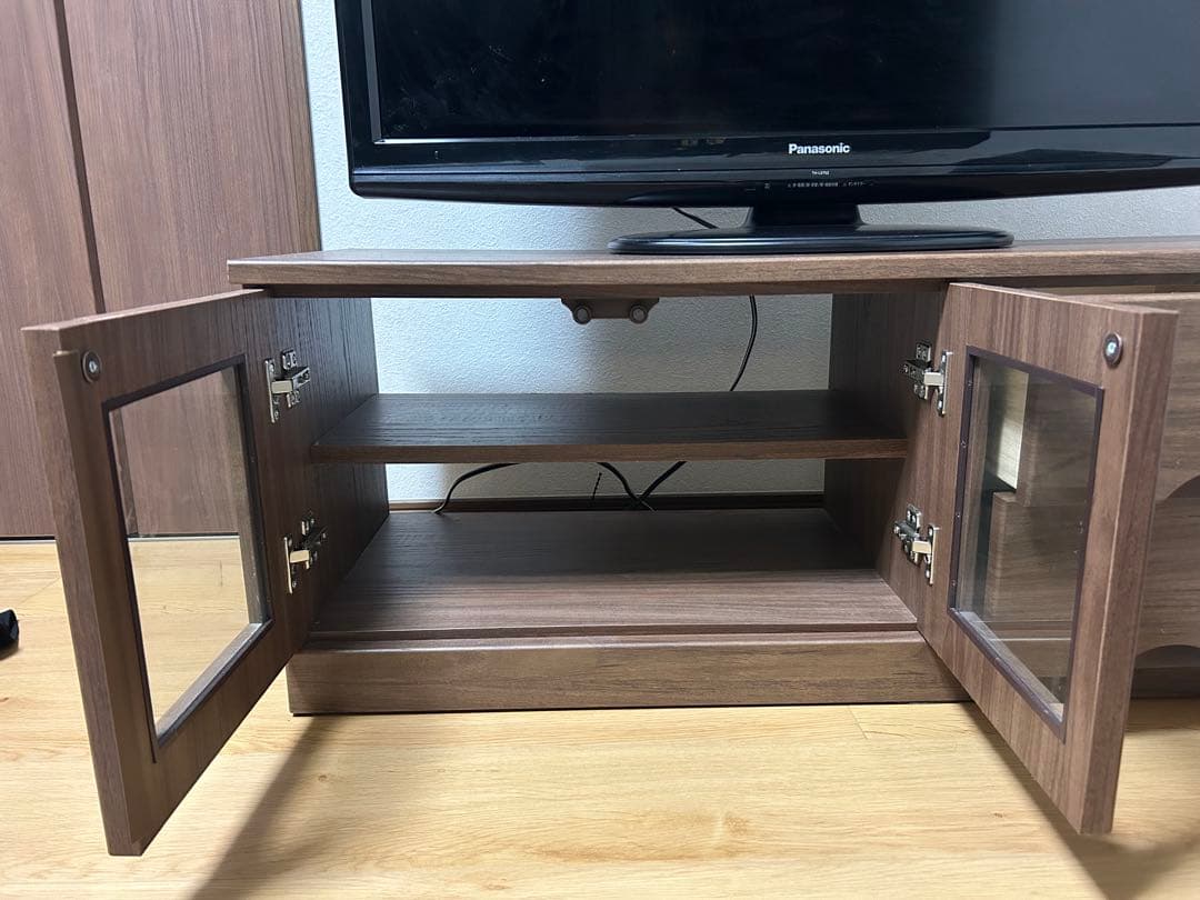 引越し、異動の時期に【NITORIニトリ】ブラウン木製テレビ台 ガラス扉収納付き