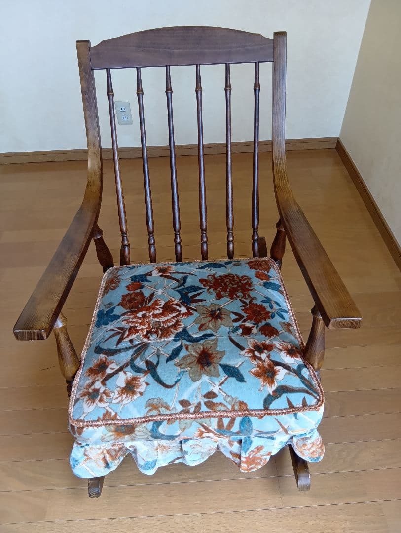 ロッキングチェア　１脚