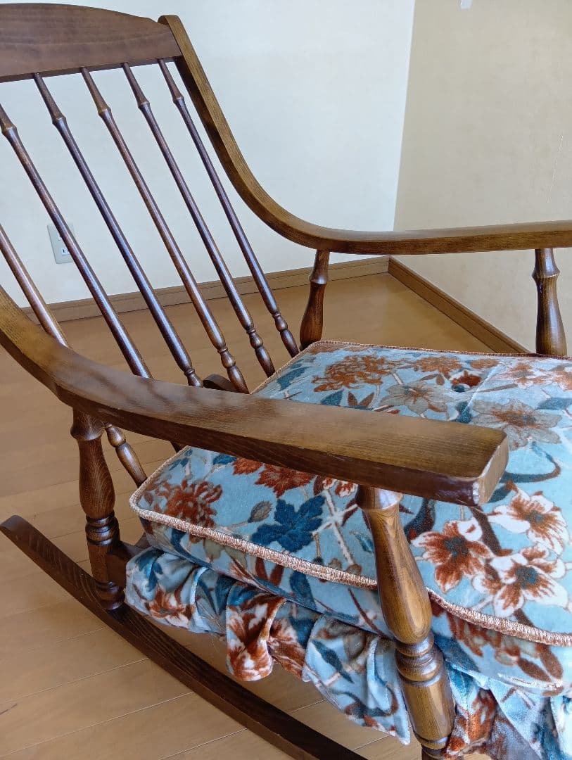 ロッキングチェア　１脚