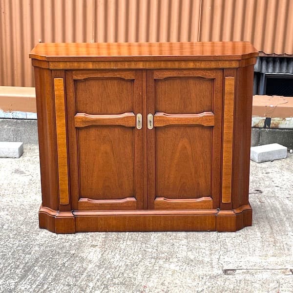 ドレクセルヘリテイジ　トライユン　ホールチェスト　サイドボード