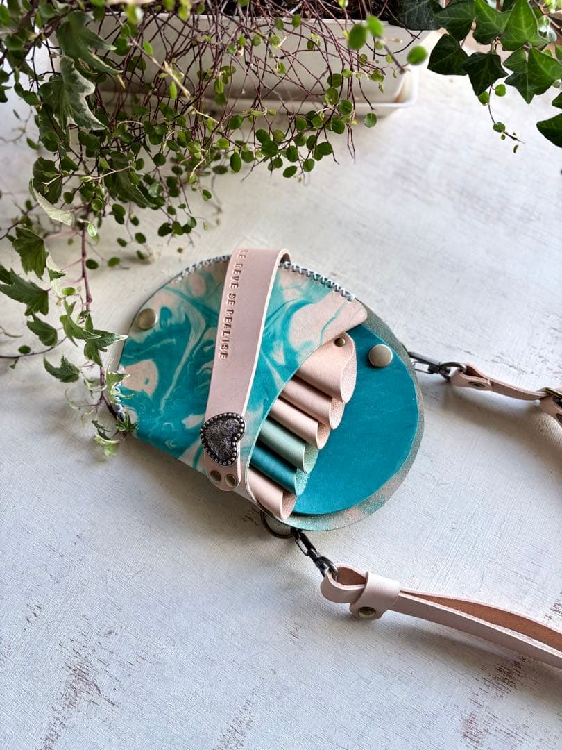 ターコイズマーブルの丸型シザーケース