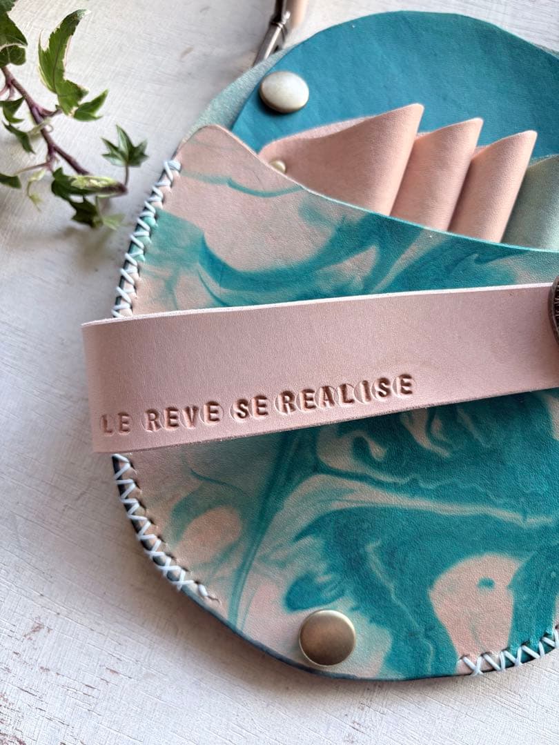 ターコイズマーブルの丸型シザーケース