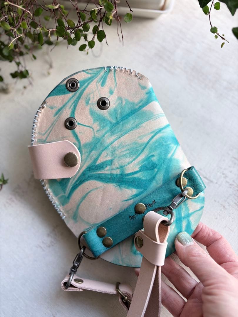 ターコイズマーブルの丸型シザーケース