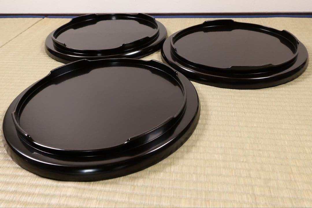 輪島塗 本堅地 黒塗 縁青漆 足付 丸膳 37.8cm 三客 木製【CM384