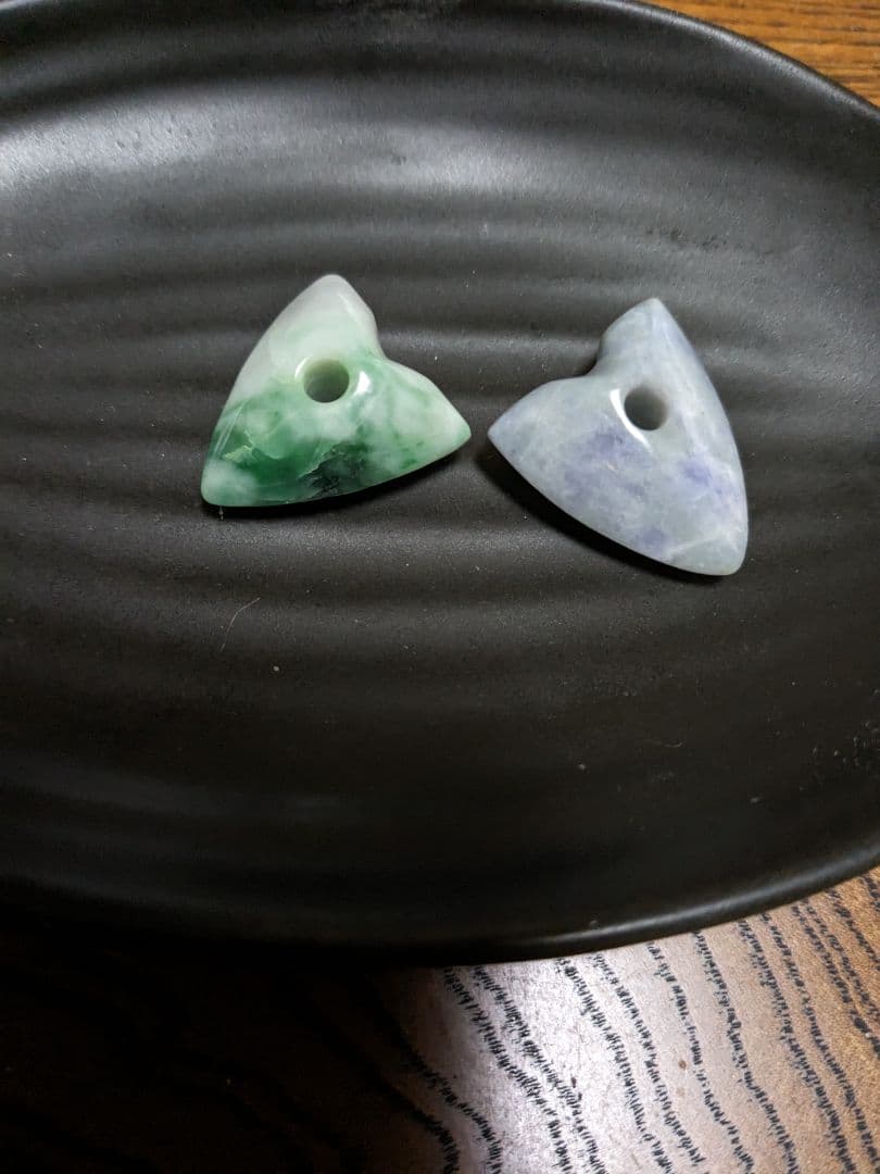 糸魚川翡翠♦️肉厚な矢じり②  キャンディドロップ調　銘　“弾正”