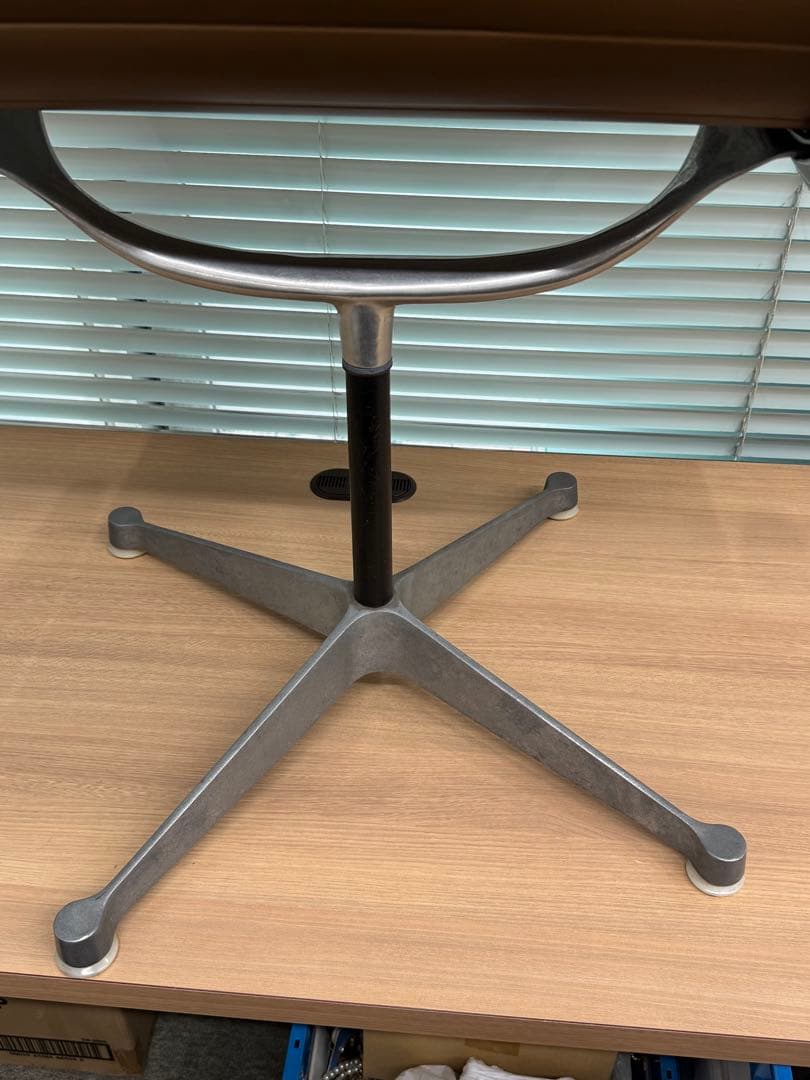 Herman Miller チェア　椅子　インテリア　ハーマンミラー