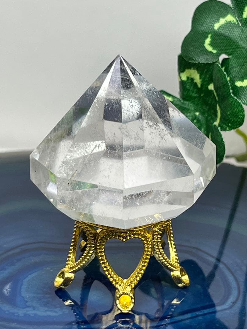天然石　水晶　ダイヤモンドカット　ミニ　透明感あり　台座付き⭐️2051