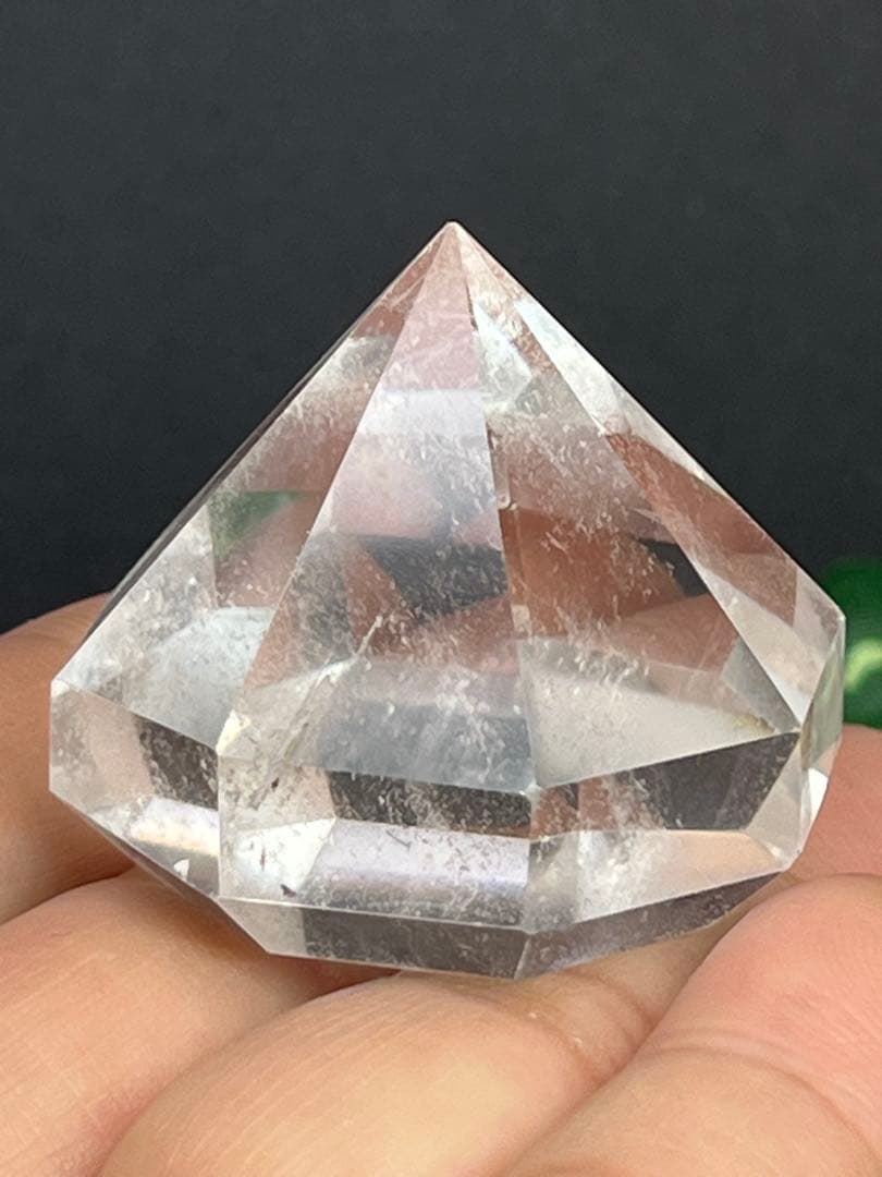 天然石　水晶　ダイヤモンドカット　ミニ　透明感あり　台座付き⭐️2051