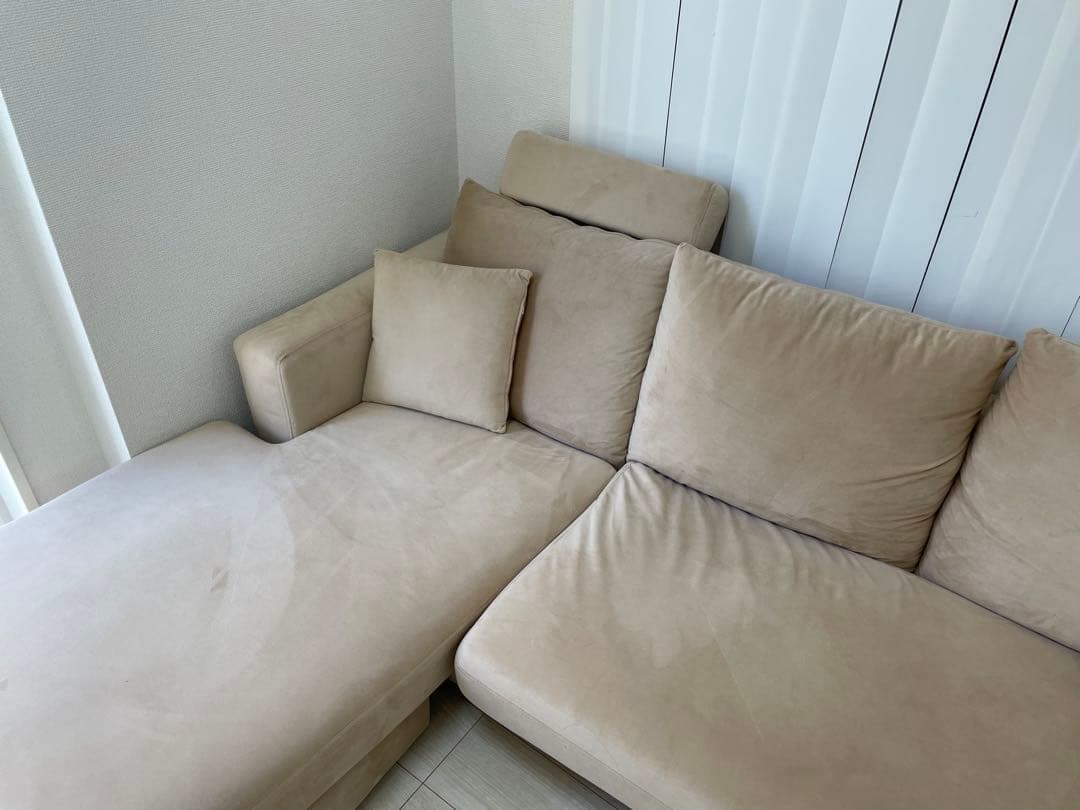 ベージュ L字型ソファ クッション付き