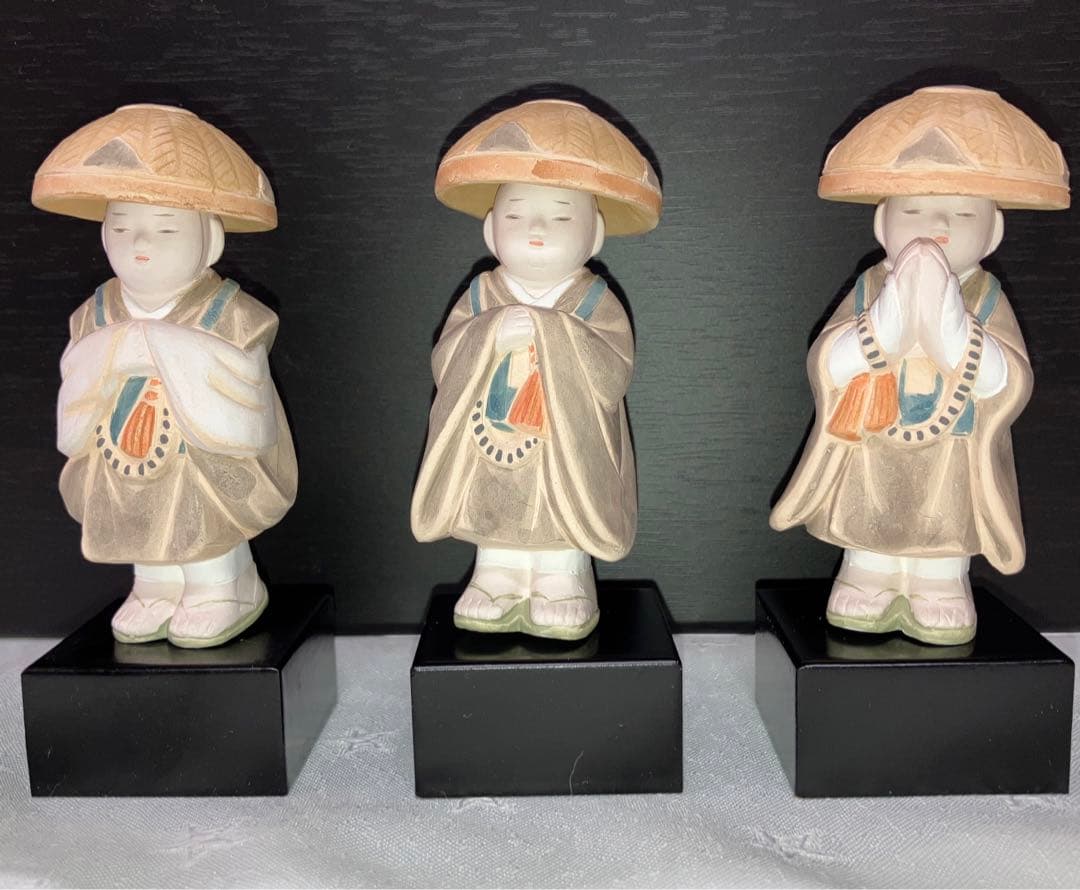 博多人形　托鉢僧13体　屏風付き