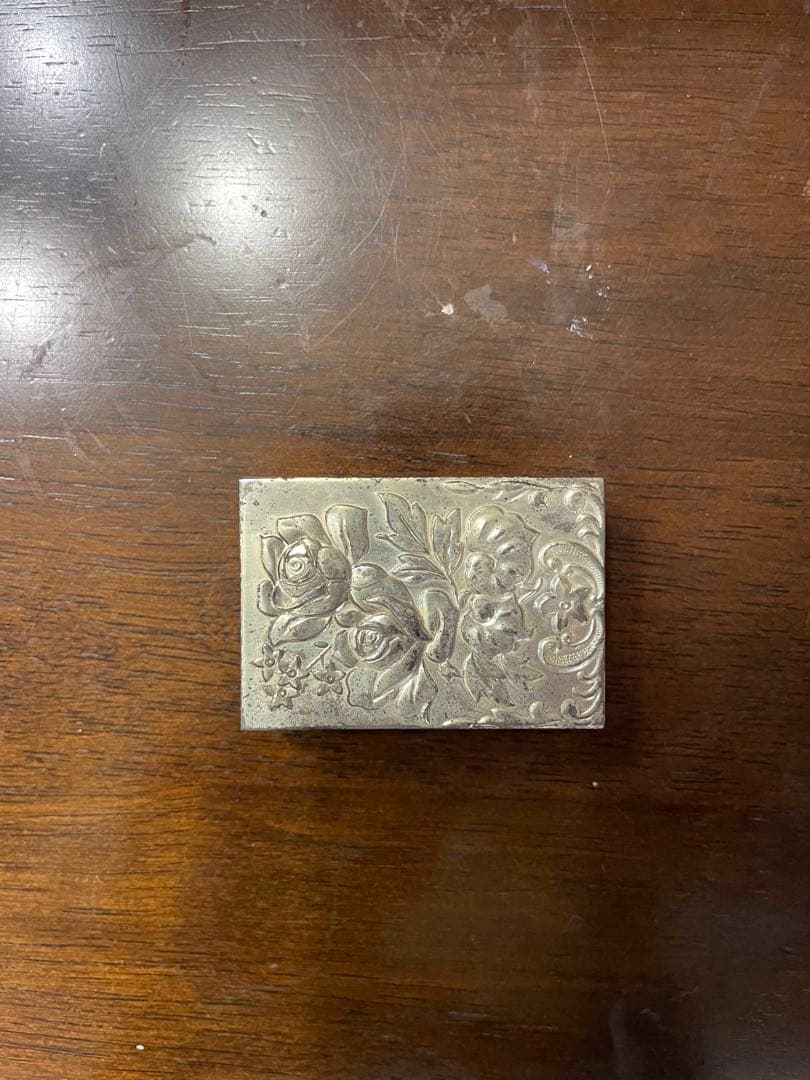 すず製 花柄 置き型灰皿