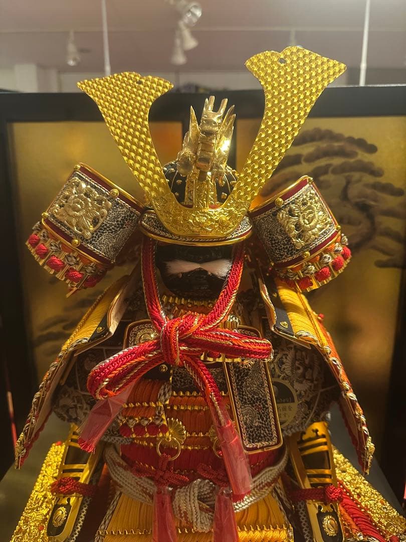 【久月】五月人形 鎧飾り 正絹糸威 金鍬形 松屏風 新品未使用 展示品