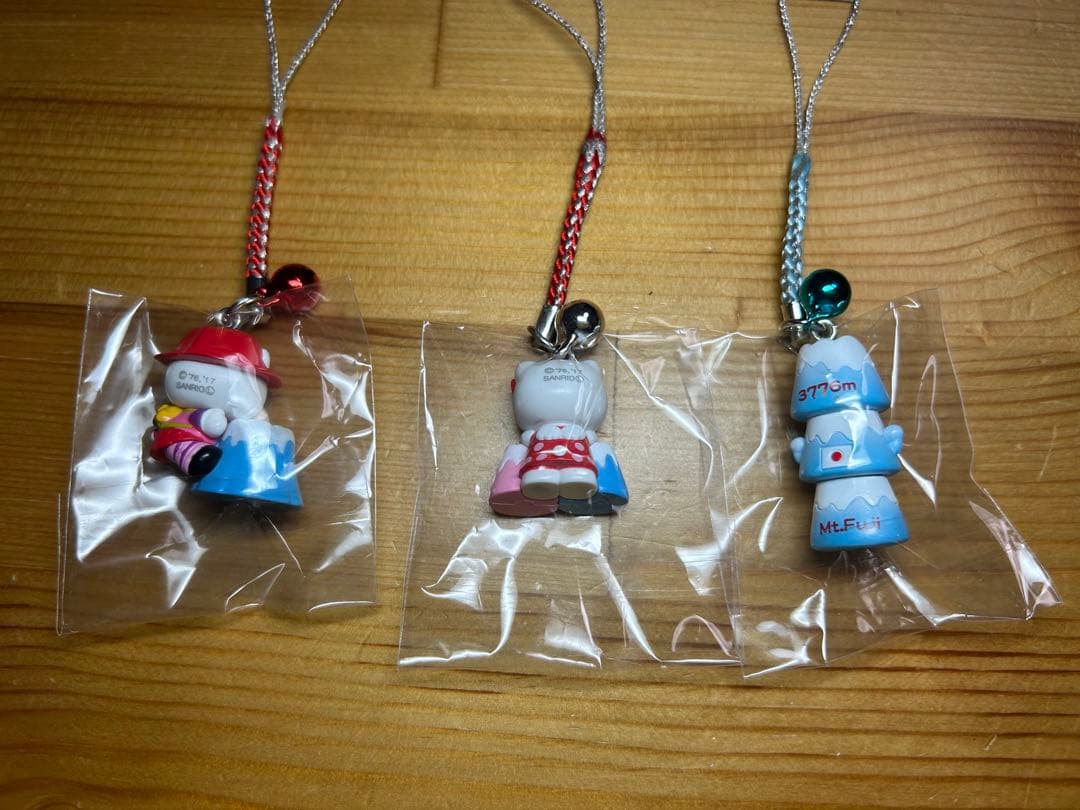 レア】 ご当地キティ 根付け ストラップ 富士山3種セット - メルカリ