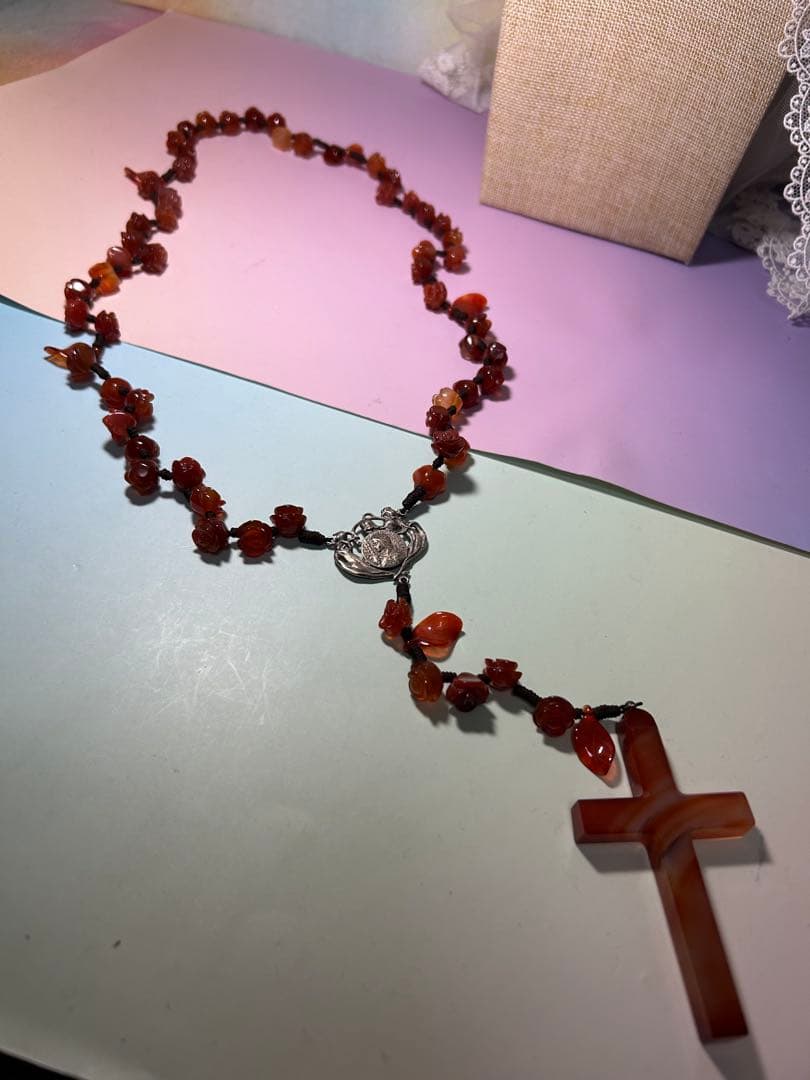 ジャンヌ・ダルク　ロザリオ　薔薇　天然石　カーネリアン　　ハンドメイド　瑪瑙