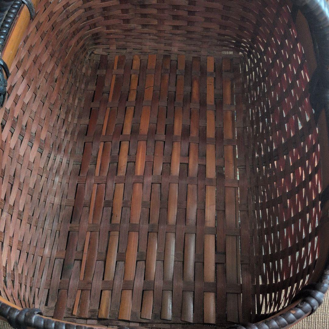 竹製バスケット 黒いハンドル付き　大分別府