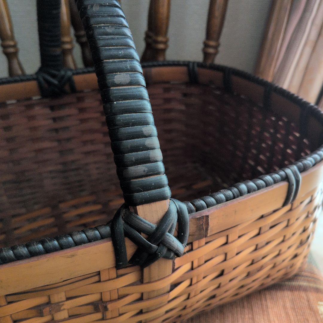 竹製バスケット 黒いハンドル付き　大分別府