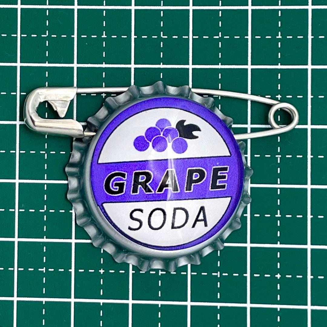 カール爺さんと空飛ぶ家 バッチ バッジ ピン - メルカリ