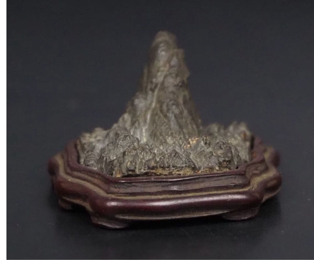 送料無料　水石愛好家蔵品放出 ミニ古い珍石　2.6ｃｍ　木台座付