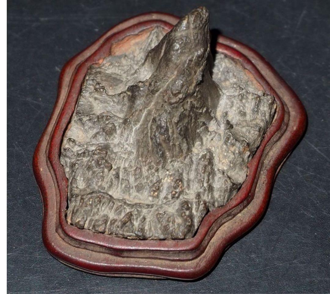送料無料　水石愛好家蔵品放出 ミニ古い珍石　2.6ｃｍ　木台座付