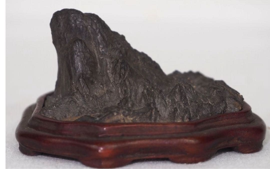 送料無料　水石愛好家蔵品放出 ミニ古い珍石　2.6ｃｍ　木台座付